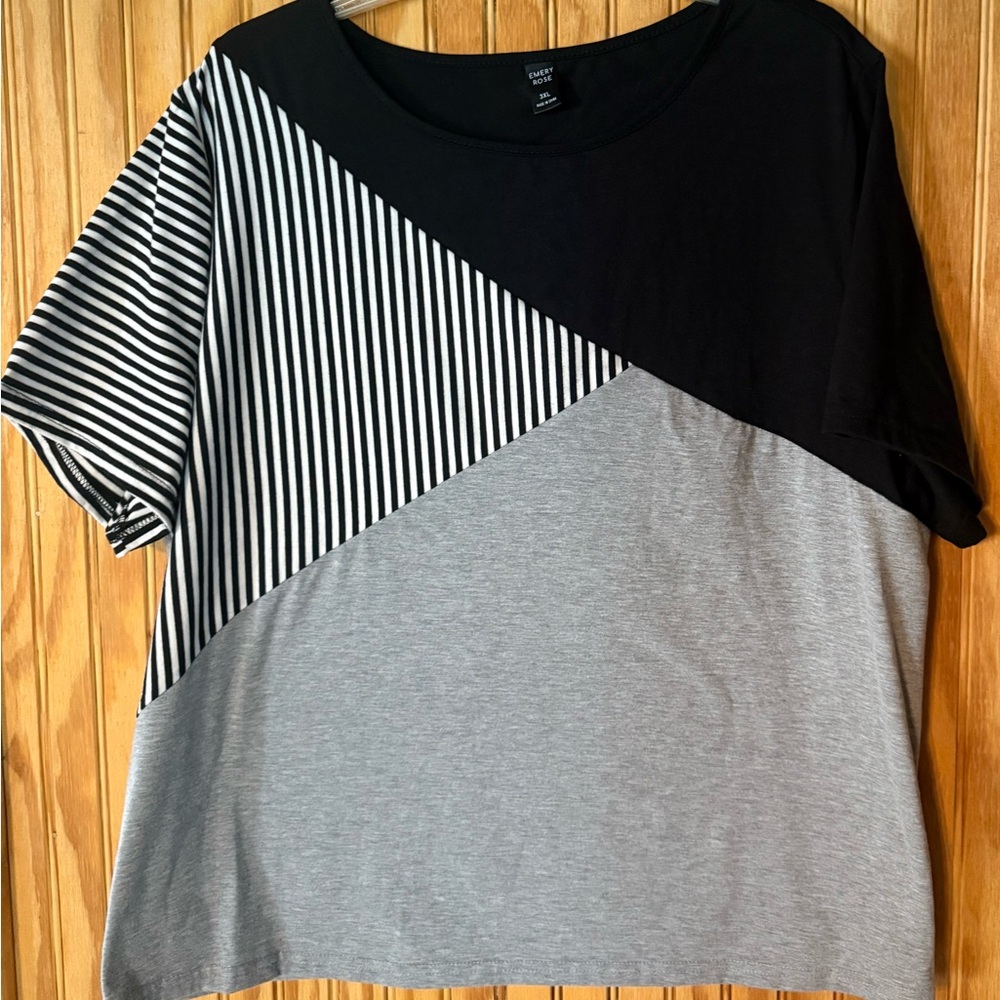 Emery Rose Black and Gray Striped Short Sleeve Top